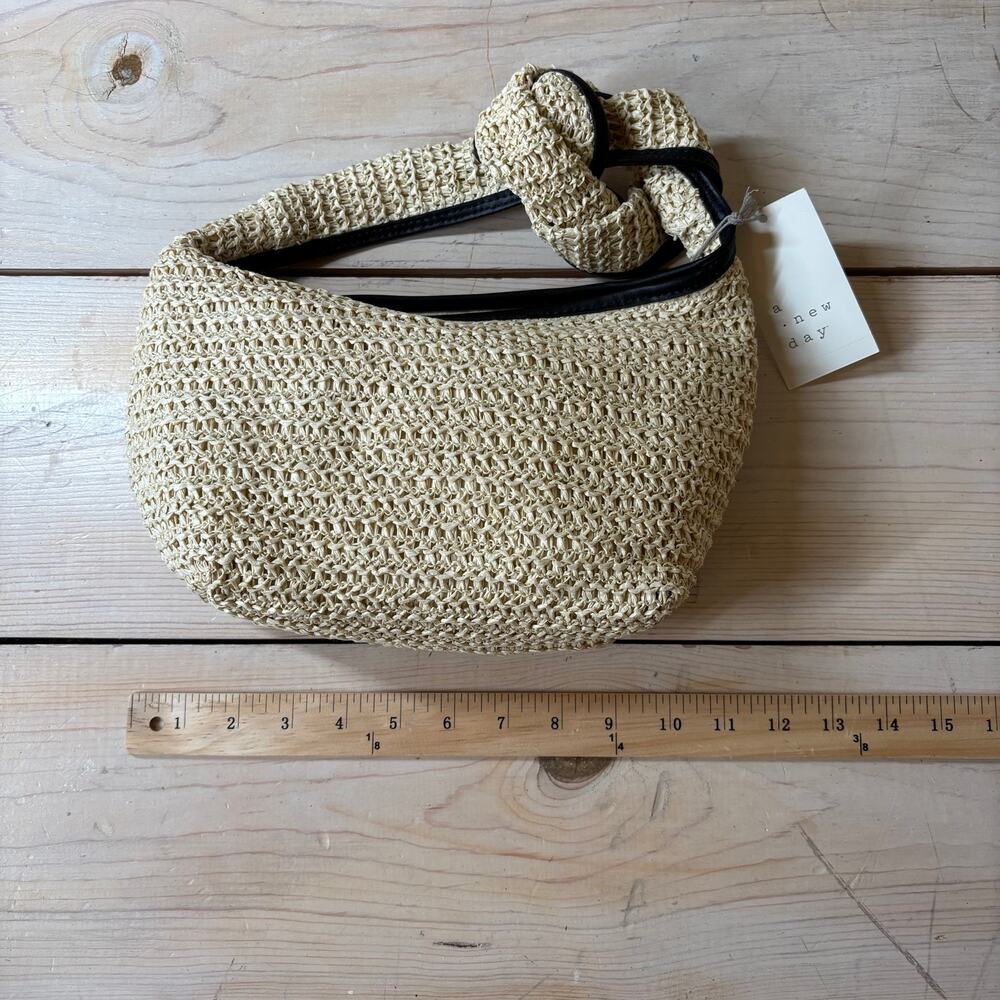 A New Day NWT Women's Faux Leather Woven Straw Shoulder Bag Zip Close - Picture 3 of 6